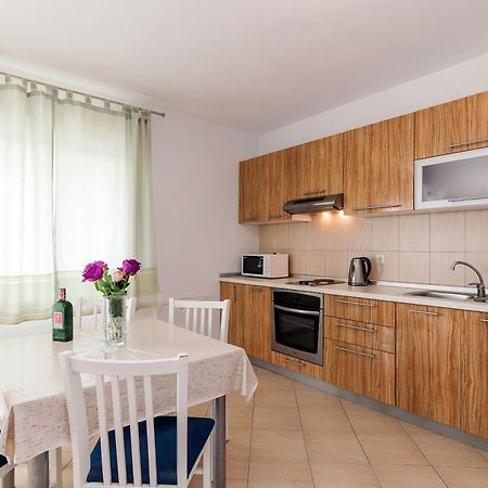 Apartman Iva-Family Holiday 250 M From Pebble Beach Hotel Seline Room photo