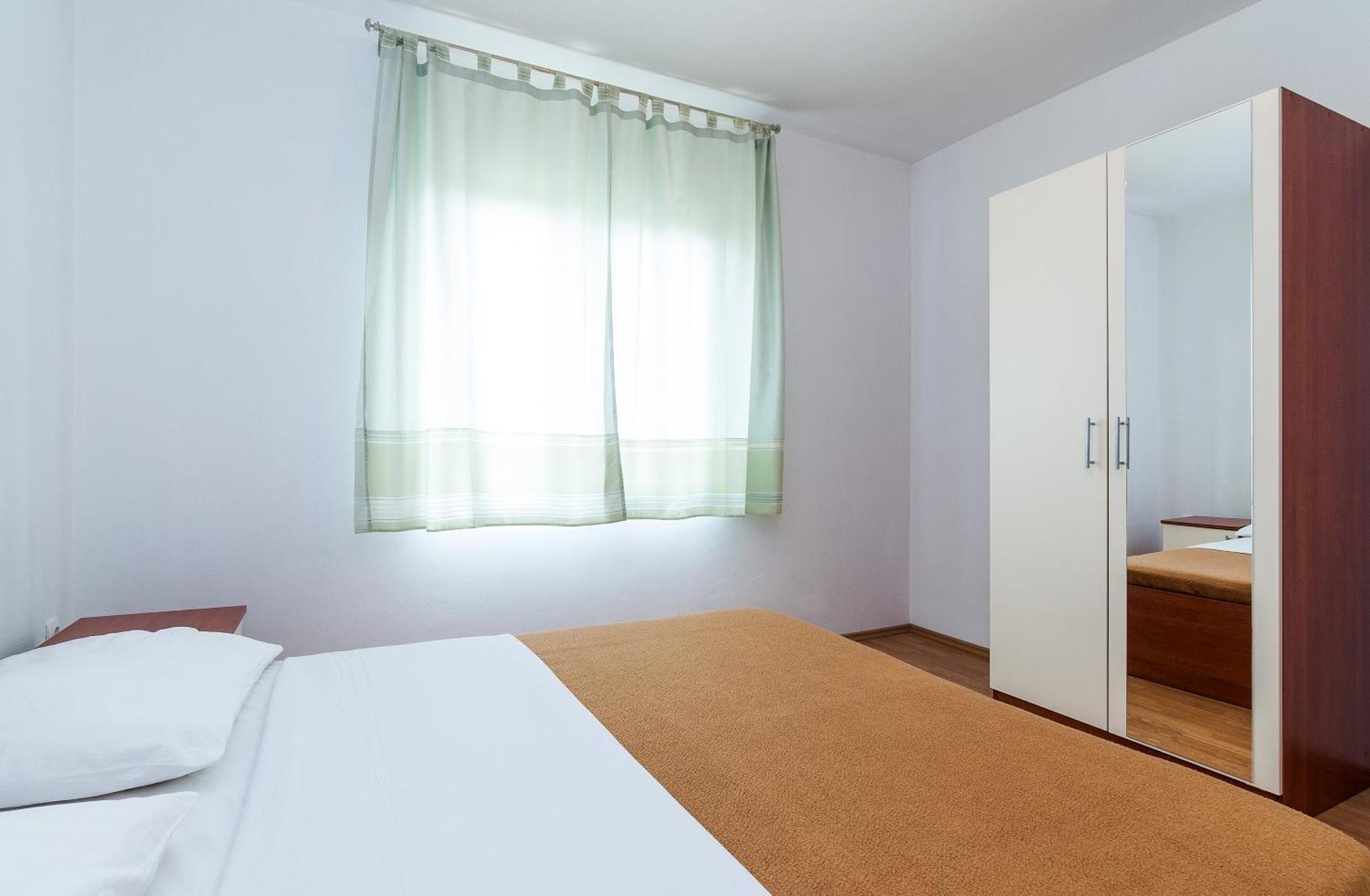 Apartman Iva-Family Holiday 250 M From Pebble Beach Hotel Seline Room photo